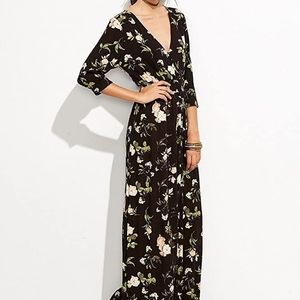 NWOT FLORAL MAXI DRESS WITH SLIT